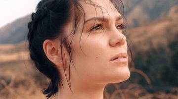 Vitória! Jessie J anuncia que está livre do câncer de mama: “Chorei por horas”
