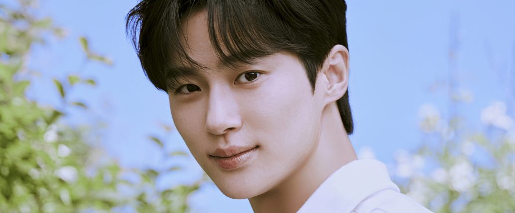 Byeon Woo Seok, ator de ‘A Coroa Perfeita’, apresentará o KM Chart Awards