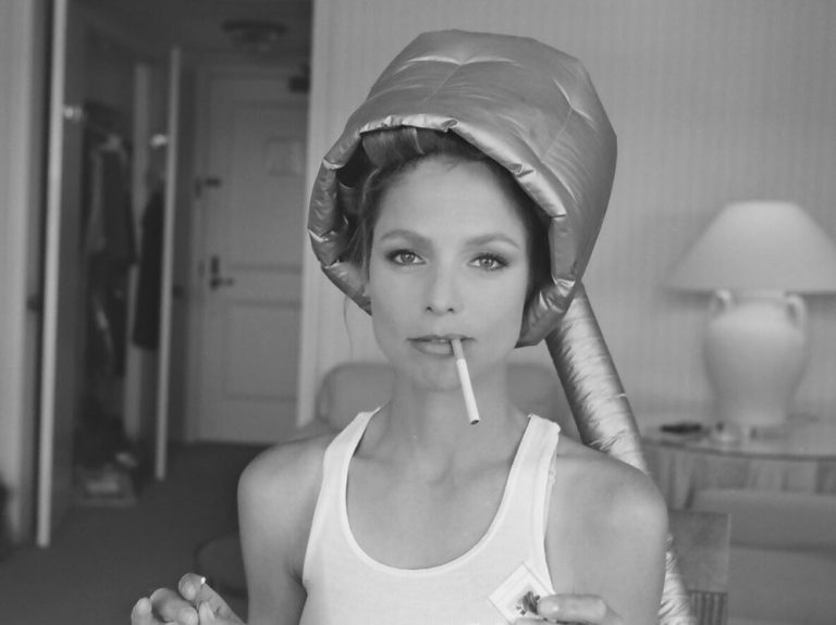‘Kelly Curtis’: Atriz e irmã de Jamie Lee Curtis morre aos 69 anos; veja homenagem