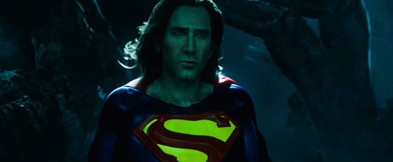 É sério? Tem referência ao Superman de Nicolas Cage em Supergirl?