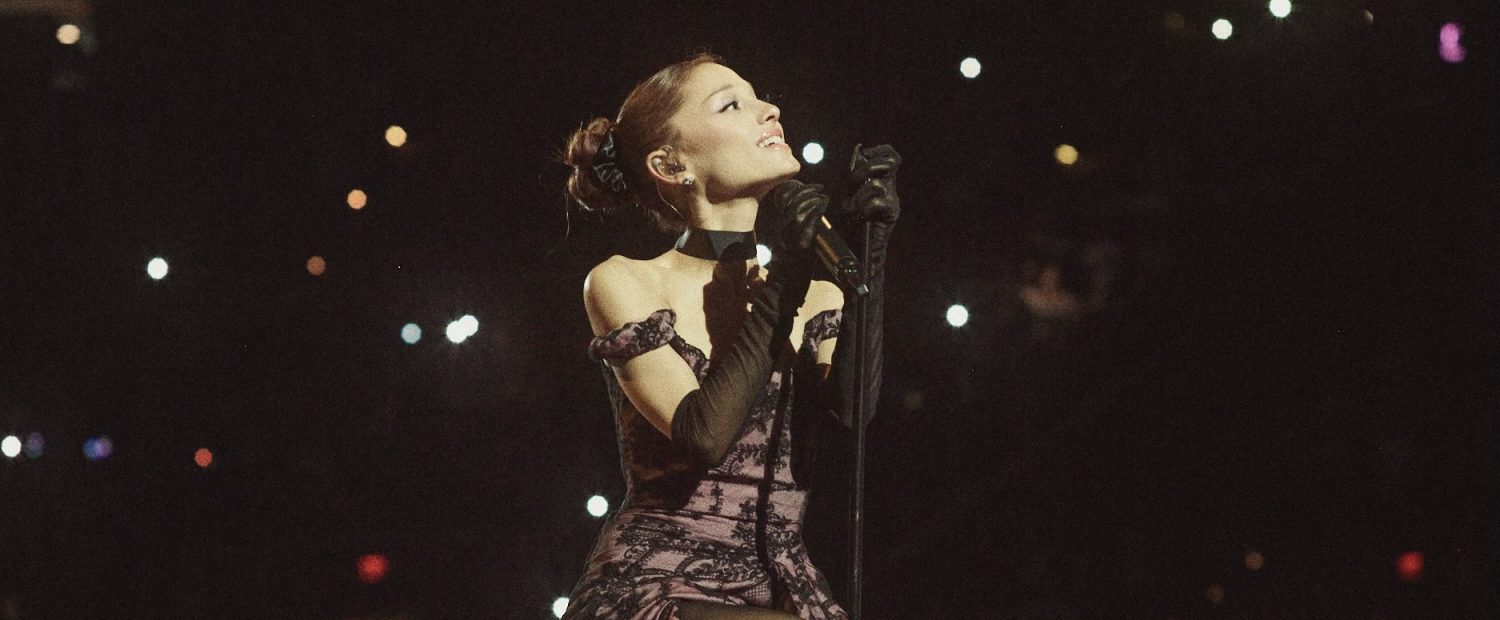 “Petal”: O que mudou na turnê de Ariana Grande desde a estreia, do repertório à pausa anunciada
