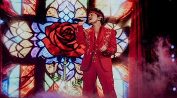 Bruno Mars é aclamado como o maior showman da atualidade na “The Romantic Tour”