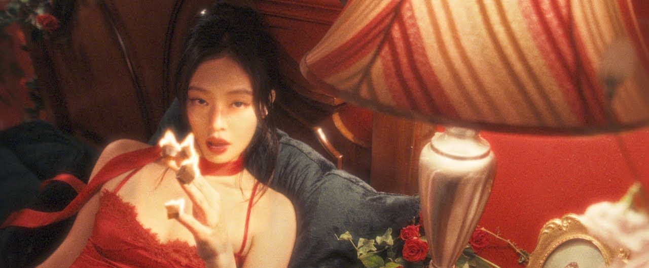 Jennie lança o EP ‘Fallen Angel’ com clipe de conto de fadas sombrio