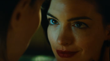‘Verity’: suspense com Anne Hathaway e Dakota Johnson ganha trailer oficial