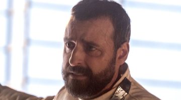 Ator de Supergirl se afasta da atuação por tempo indeterminado