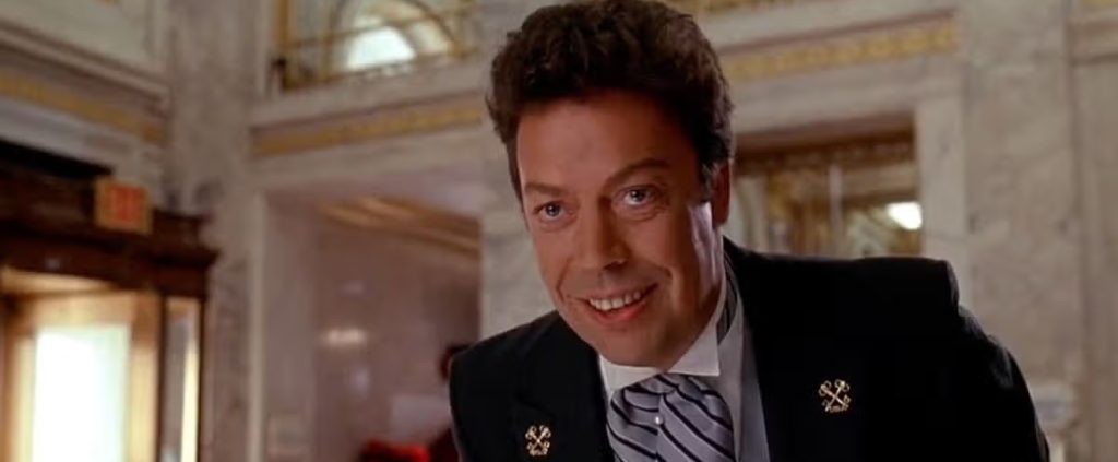 Tim Curry, de It: A Coisa, Esqueceram de Mim e (quase) DC, morre aos 80