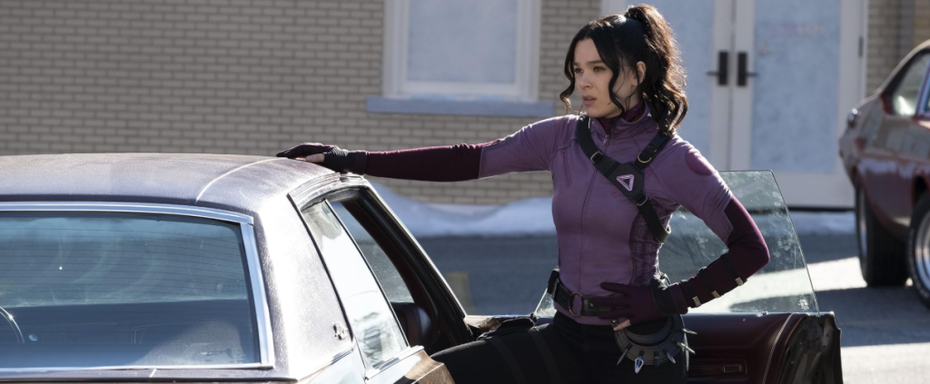 Hailee Steinfeld fala de ‘Enfeitiçadas’, o novo filme mágico da Disney