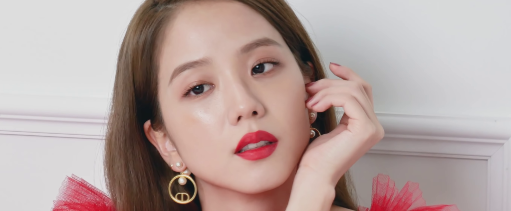 ‘Click’, de Jisoo, estreia em parada inédita, mas marca pior posição global