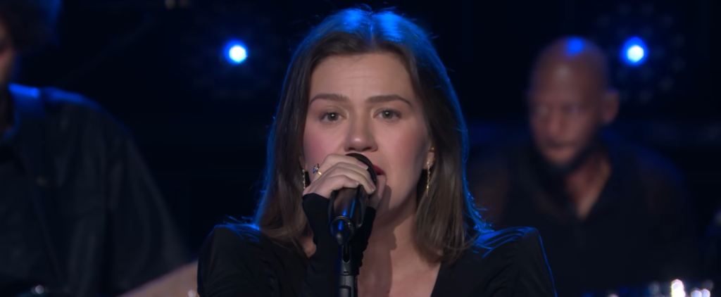 ‘Guerreiras do K-Pop’: Kelly Clarkson canta ‘Golden’ e brilha na despedida do seu programa