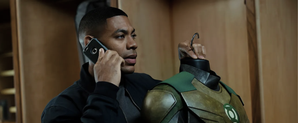 ‘Lanternas’: showrunner explica por que John Stewart não usou uniforme de Lanterna Verde